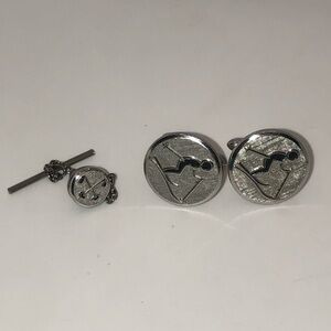 Vtg Swank Cufflinks & Tie Tack Pin Ski Skiing  & Ski Poles Theme Silver Tone